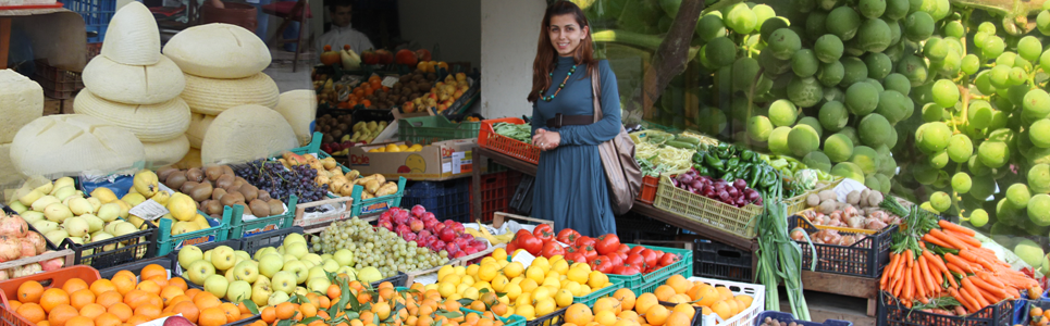 fruit market berat albania